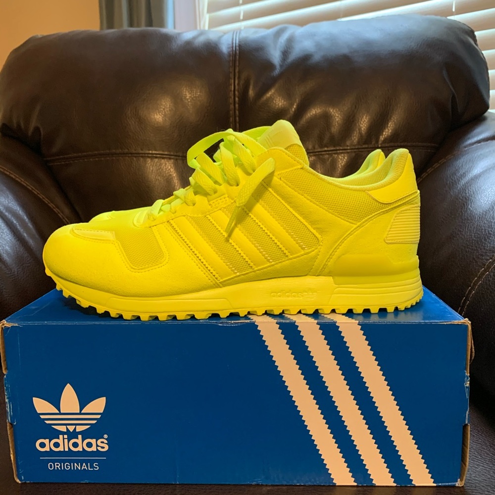 Rare Adidas ZX 700 Neon size 10